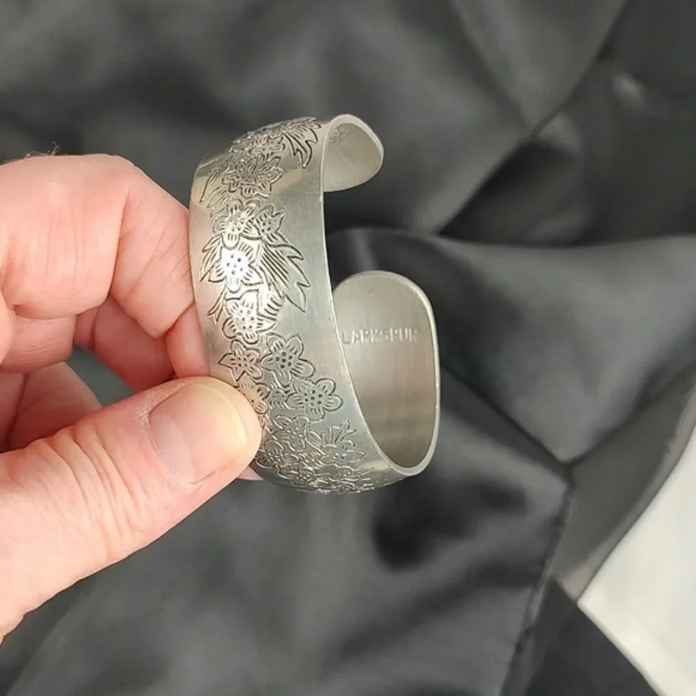 80s Leonard Pewter "Larkspur" Floral Etched  Cuff Bracelet Vintage 6 1/4" - Picture 4 of 7
